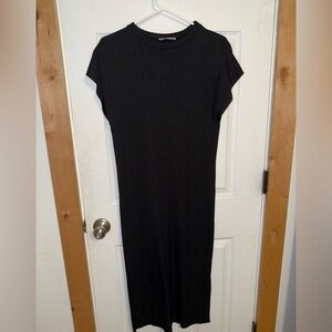 Zara Black Ribbed Short-Sleeve Midi Dress raw hem medium